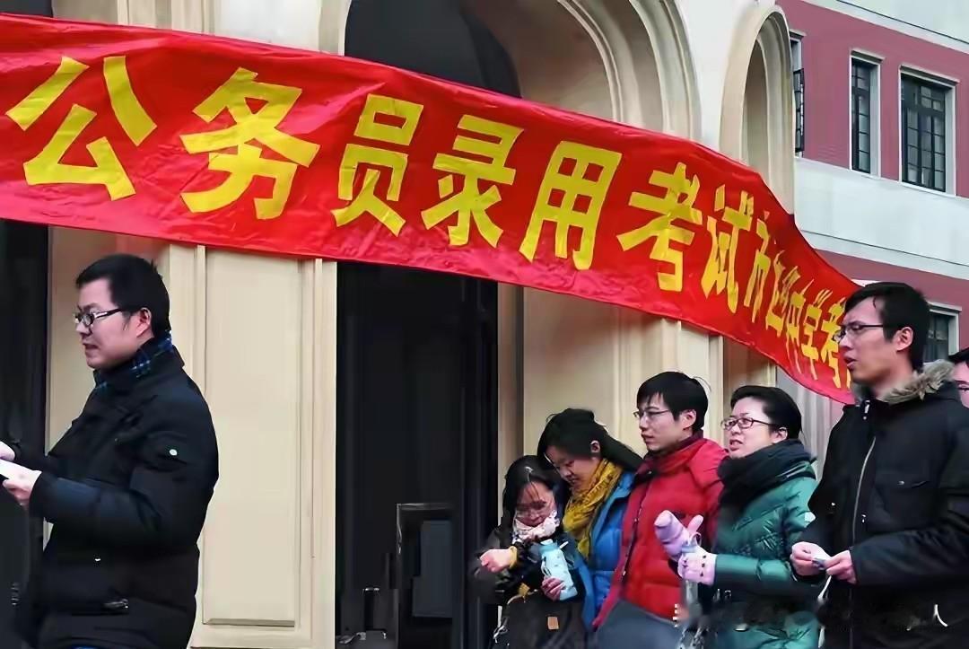 单位的背调成了决定的因素？

重庆的齐先生，在重庆市财政局的公务员遴选中，笔试成