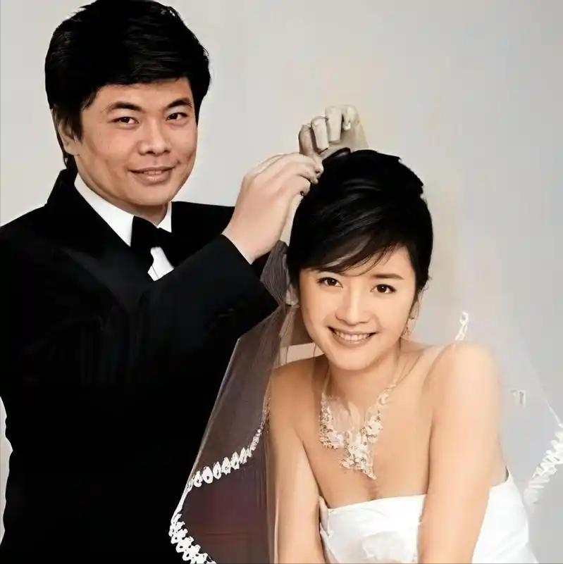 2004 年，亿万富翁丁健跟媳妇摊牌：给你一个亿，离婚吧，我外头有人了，爱上别人