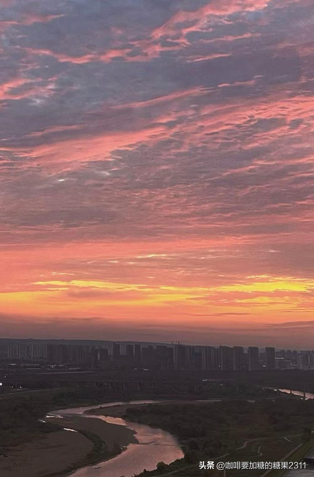 早上，先生说出去有事，中午不一定回来吃饭，要是不吃他打电话给我说，我一听心中大喜