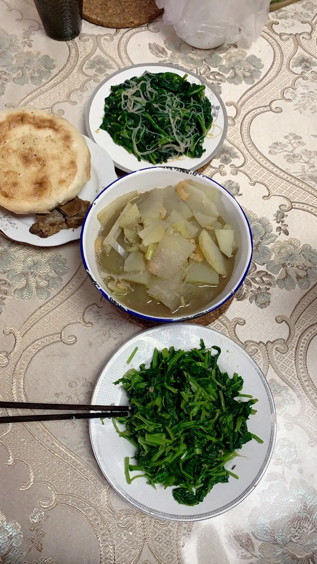 粗茶淡饭 家常便饭吃得香