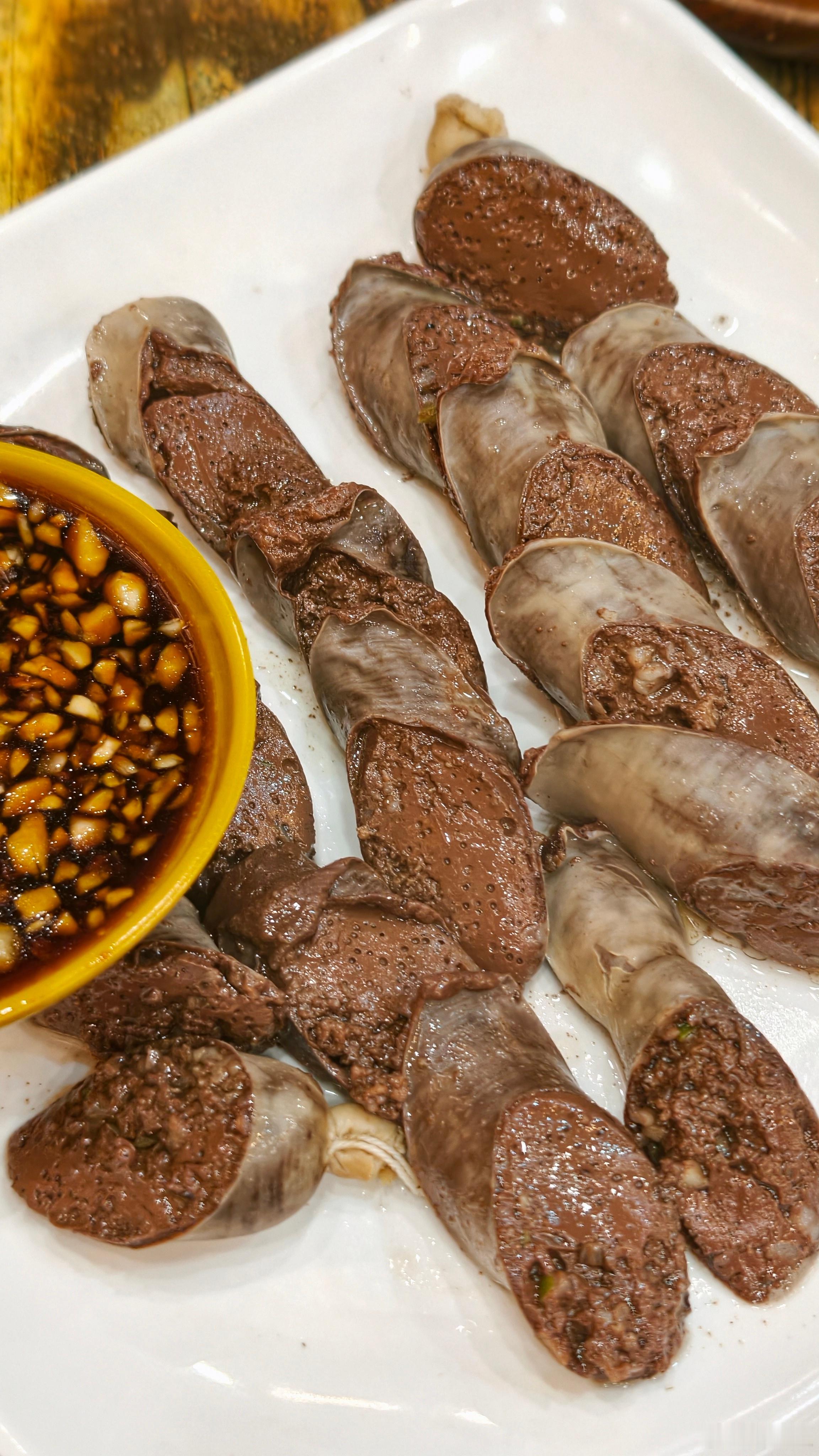 满洲里的这家蒙餐嘎嘎好吃！奶茶、肚包肉、手把肉、血肠、米肠、奶渣子饼、黄油饼……