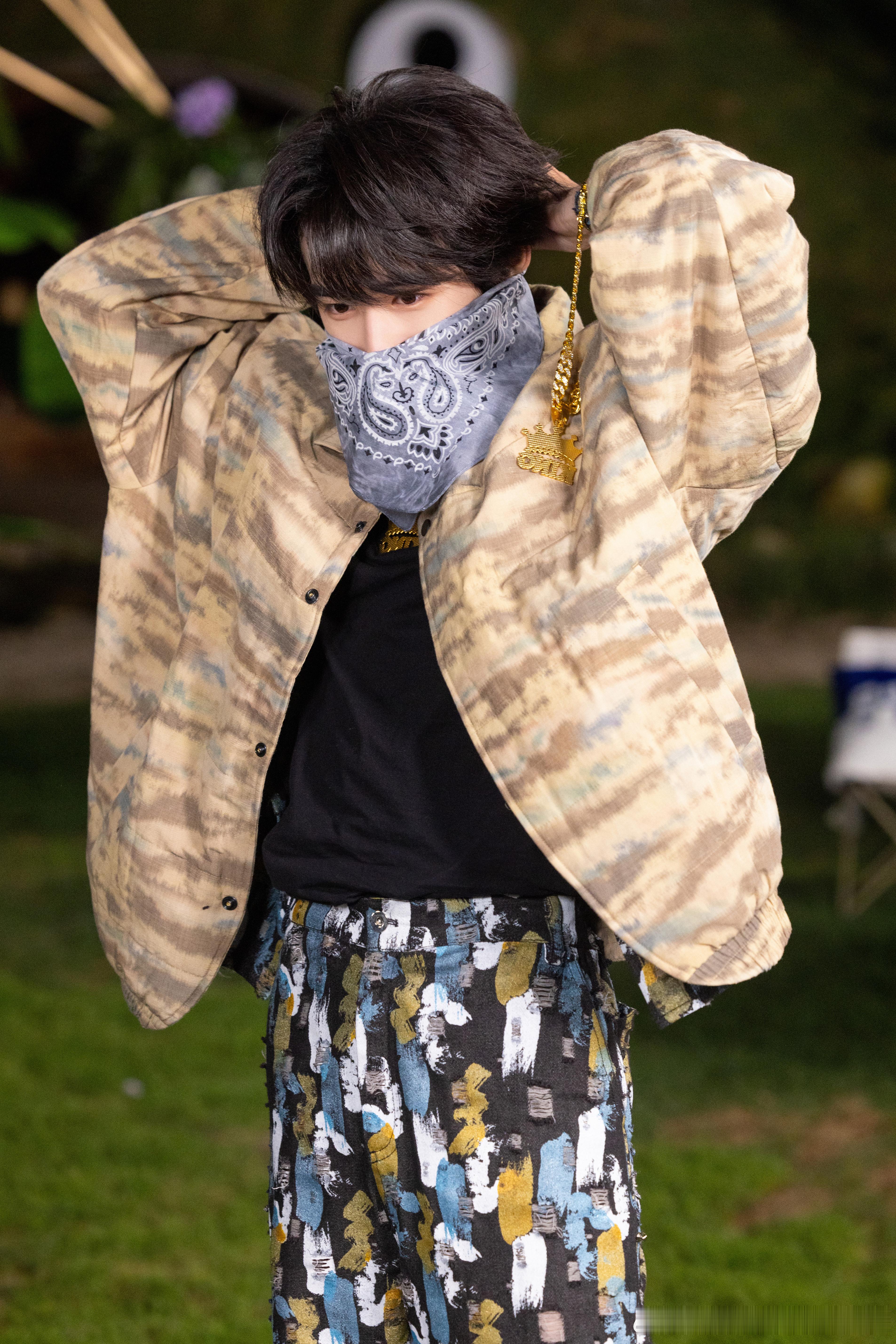 宋亚轩嘻哈耶耶旅行笔记 酷拽的😎墨镜hiphop嘻哈小子来咯🕶️ 