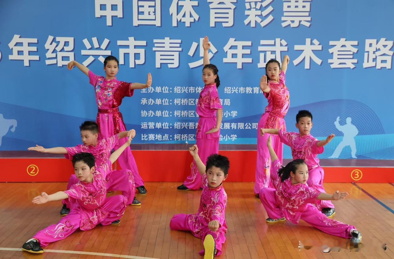 我认为值得，中国人就是图热闹，假日里阖家团圆，三代同堂出门走走，是一件非常惬意的