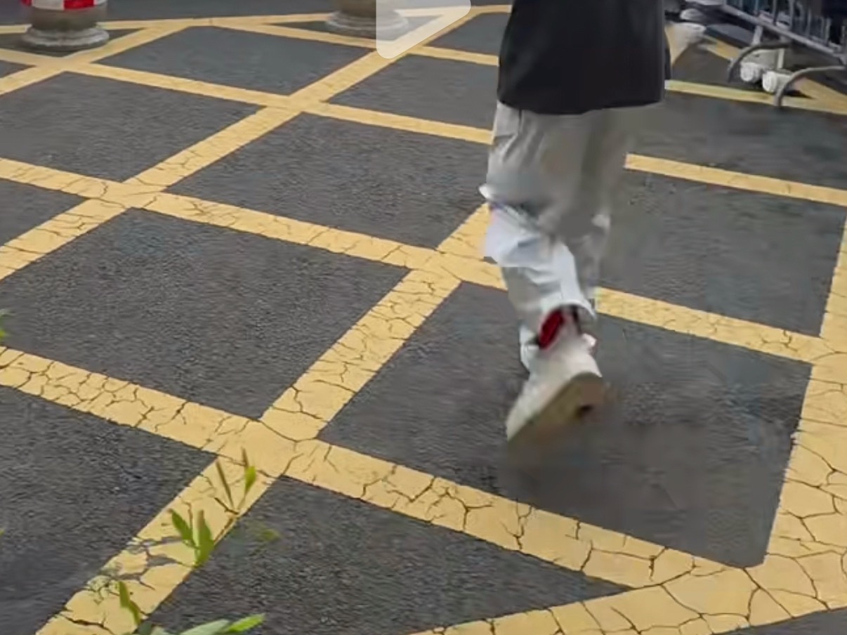 宝宝哥的红袜子🤣 