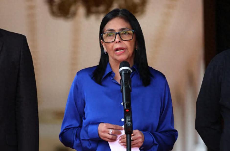 委内瑞拉代总统罗德里格斯已经得到了特朗普的认可和赞许，不出意外的话，罗德里格斯在