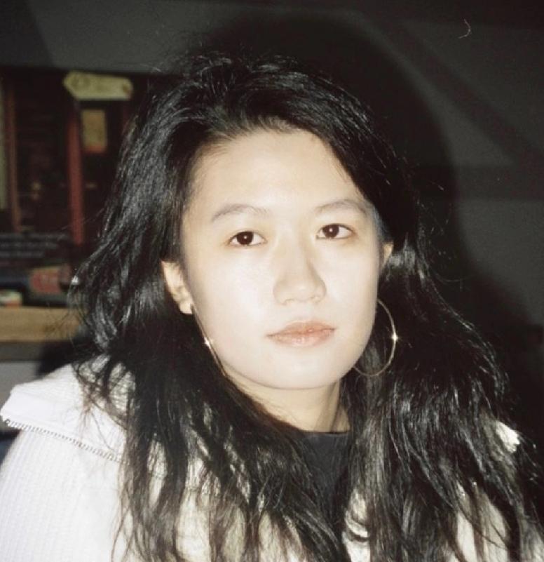 23岁中国籍女导演兼编剧赖宇晴早前前往柬埔寨拍摄短剧，在金边坠楼重伤，经多日抢救