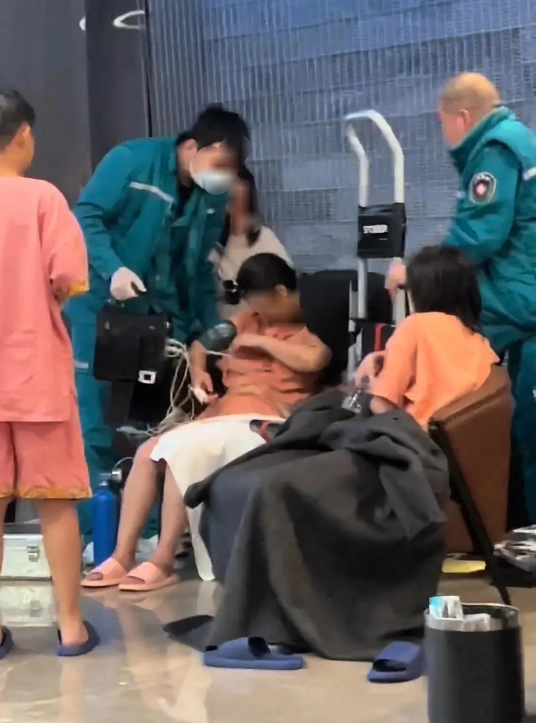 洗浴中心多人出现不适亲历者发声！
12月8日，河南郑州，有网友发视频称，在顺水兰