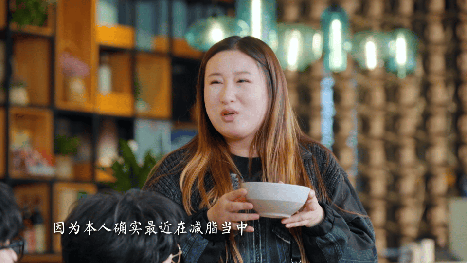 我拍到了锤娜丽莎减肥的证据其实开心就好，如果影响身体健康了就适当减一减，锤锤为了