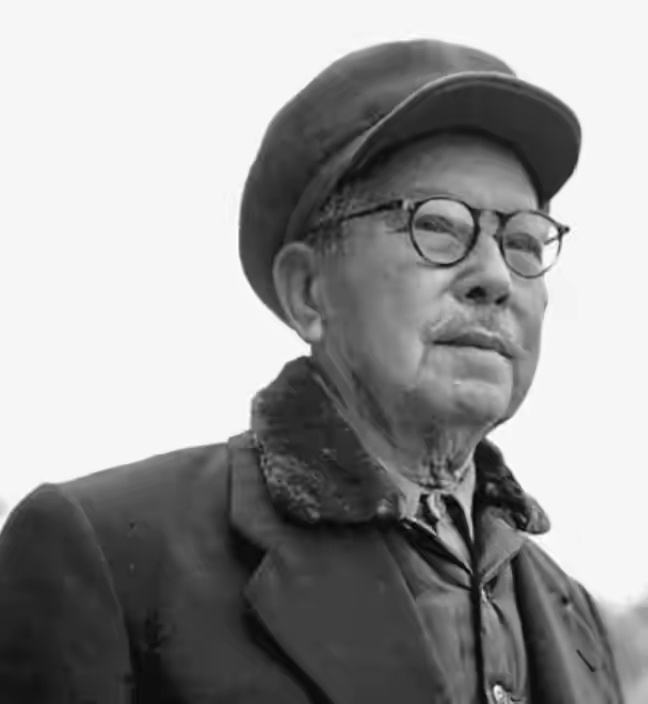 陈嘉庚是享誉中外的爱国华侨领袖与教育家，毛泽东主席曾誉其为“华侨旗帜，民族光辉”