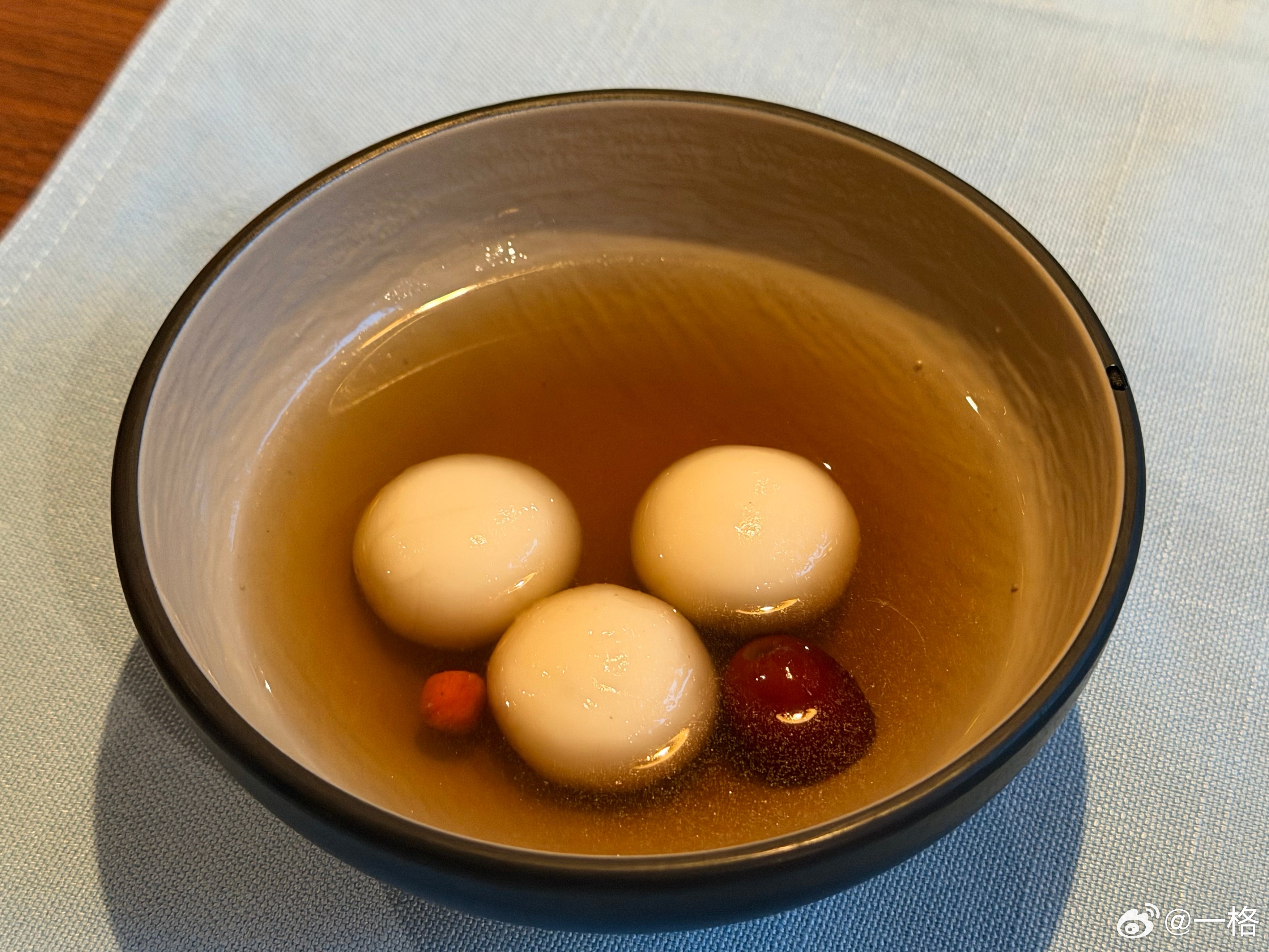 才发现今天元宵节，赶紧来一碗汤圆这家酒店的餐厅有意思。其实大部分酒店的自助餐口味