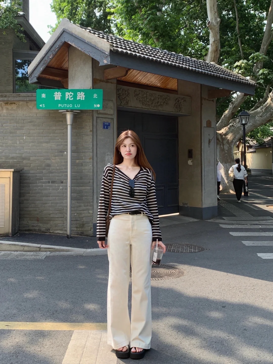 💼夏天通勤这么穿简单又随性～