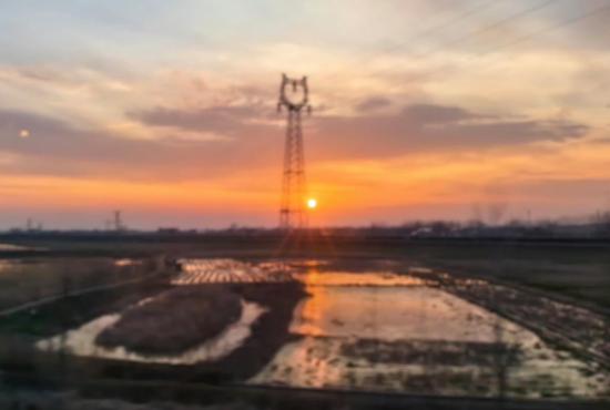 我一直认为世界上不可能被打垮的国家，一是需要战略纵深，二是要有主体民族，三是要有