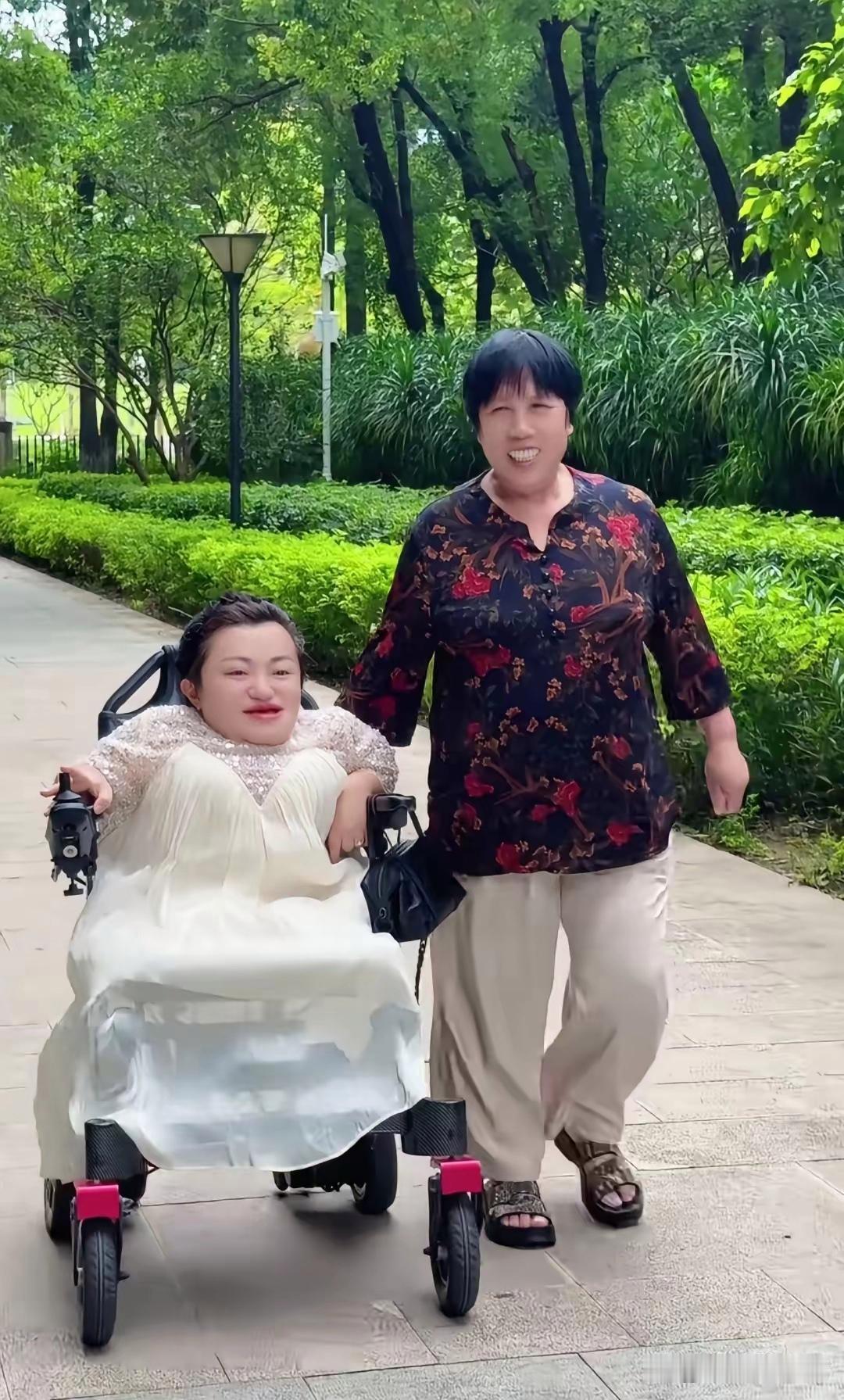 李喜梅婆家不图李喜梅钱，那是假的，如果李喜梅不是网红，没钱，一个残疾女孩，大双会