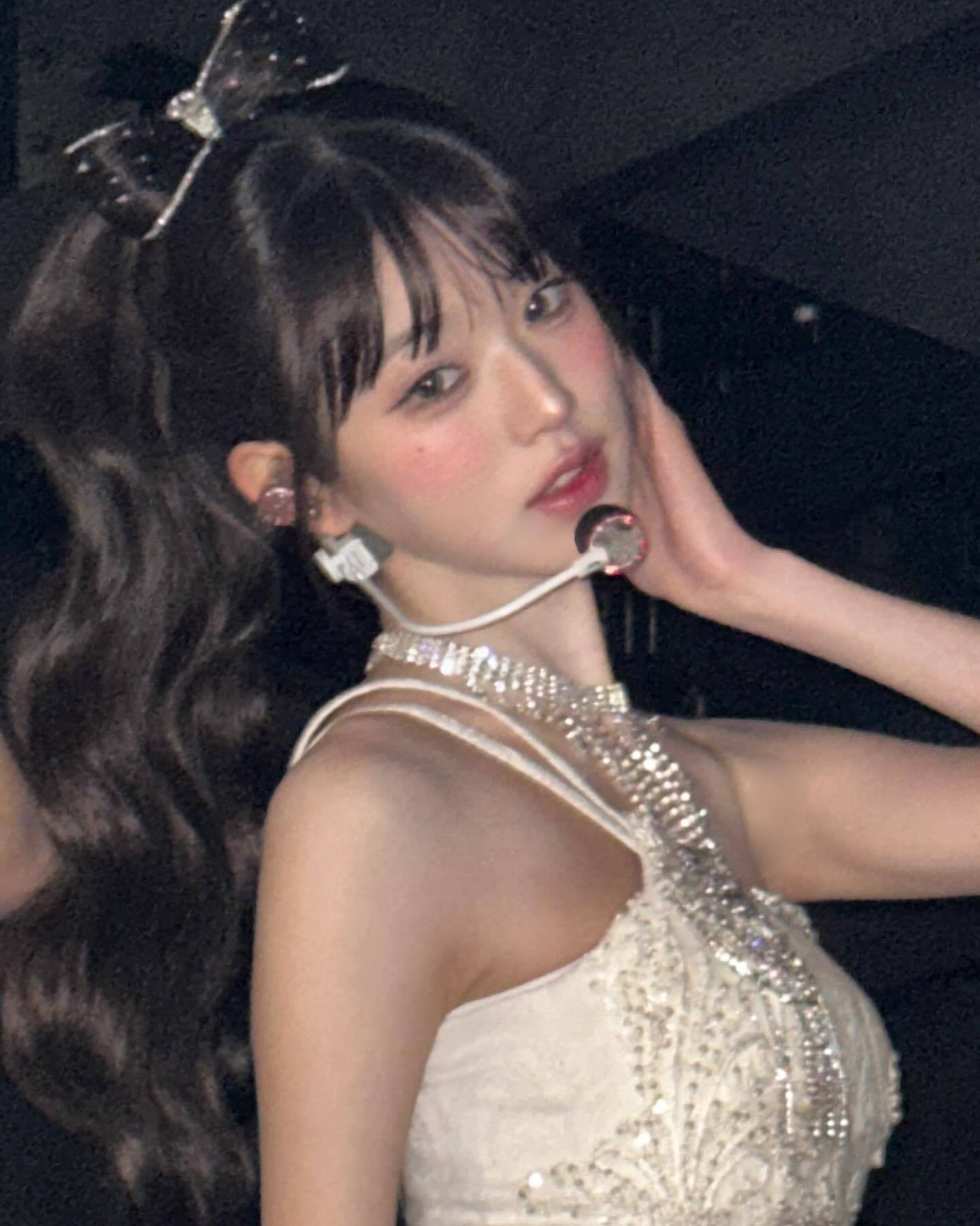 张元英 ins更新👱🏻‍♀️🎀🖤✨ ​​​