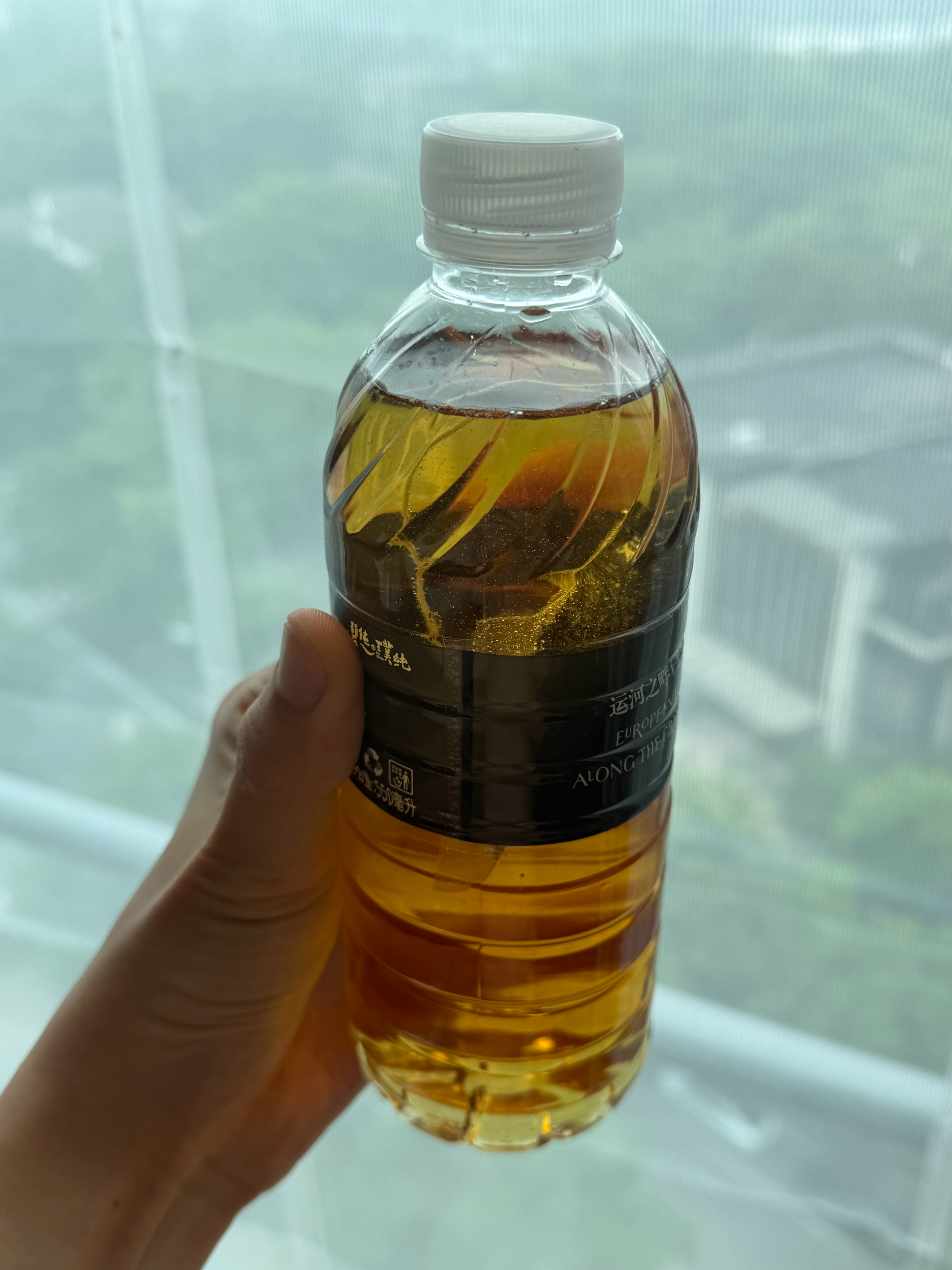 兄弟们 真的是冷泡红茶 茶包清晰可见 