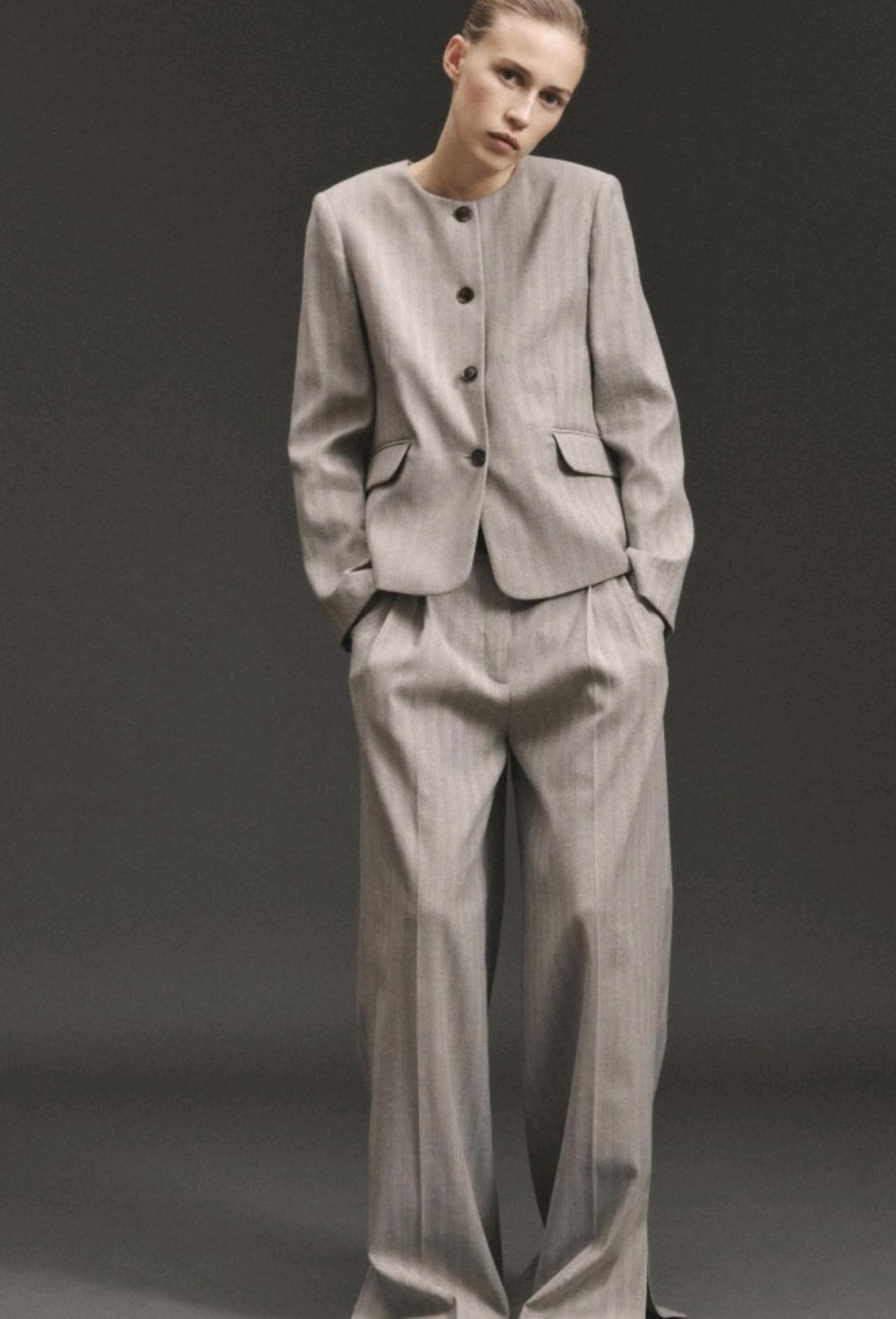 The Garment 2026早秋系列延续品牌“浪漫极简”的核心哲学，在柔软与