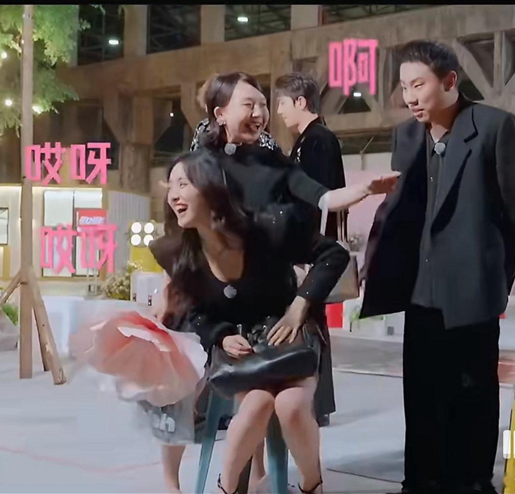 徐志胜VOGUE造型遭李嘉琦沈月暴击我真不行了，难道徐志胜闯个时尚圈也那么难吗？