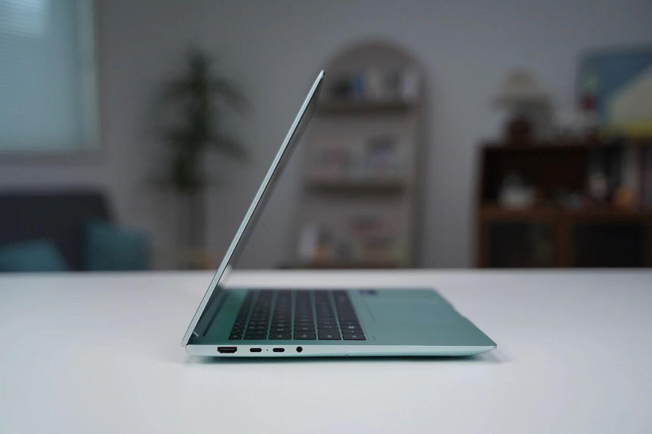 2代Ultra9+92Wh+1.39kg！这款3.1K触控超轻薄本性能、屏幕、续