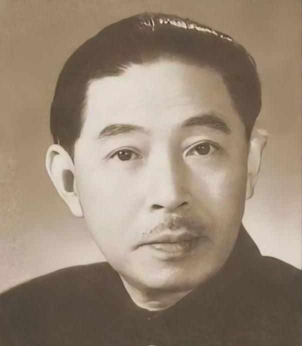 1928年，23岁的秦德君为32岁的茅盾怀了两次孕，打了两个孩子，最后只换来一张