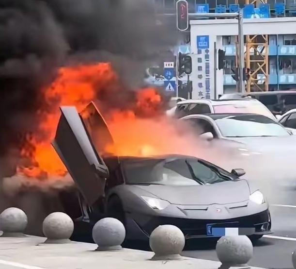 广州街头那声炸响后，近千万的兰博基尼成了一堆废铁，车主还得赔租车行钱？都说"不作