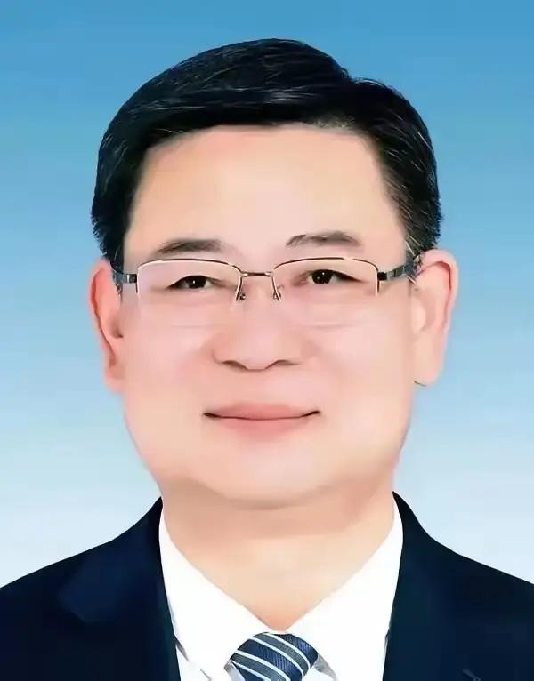 他成为谷雨节里落马的山东第一只虎！

2026年4月20日，暮春谷雨的当日，一则