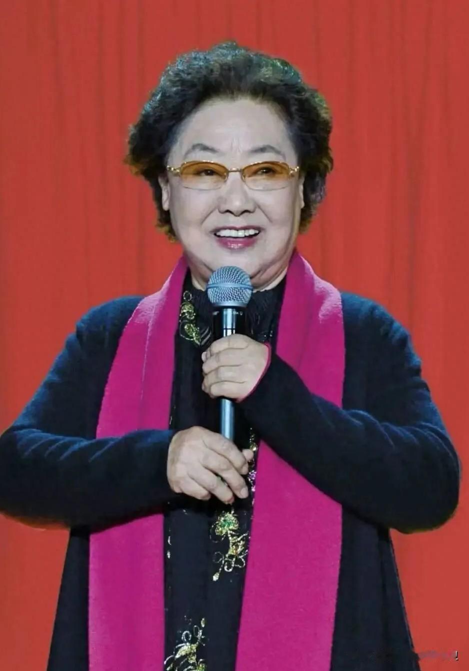 一路走好！97岁“人民艺术家”郭兰英，离世消息令人悲痛。

8月12日凌晨，郭兰