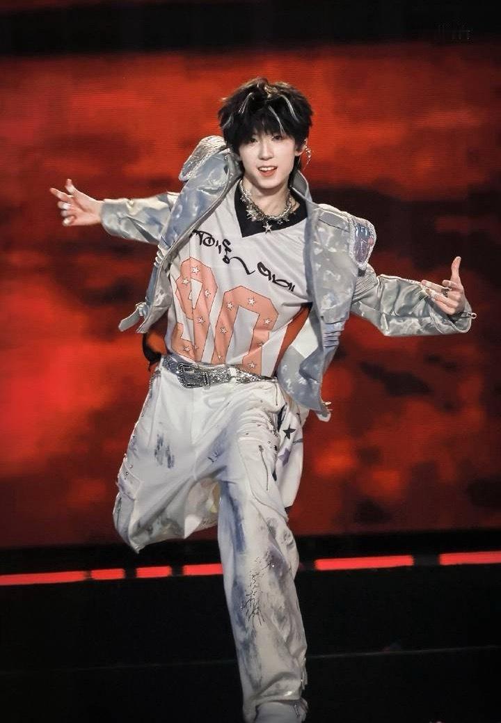 投稿杨博文张奕然怎么个事？ 