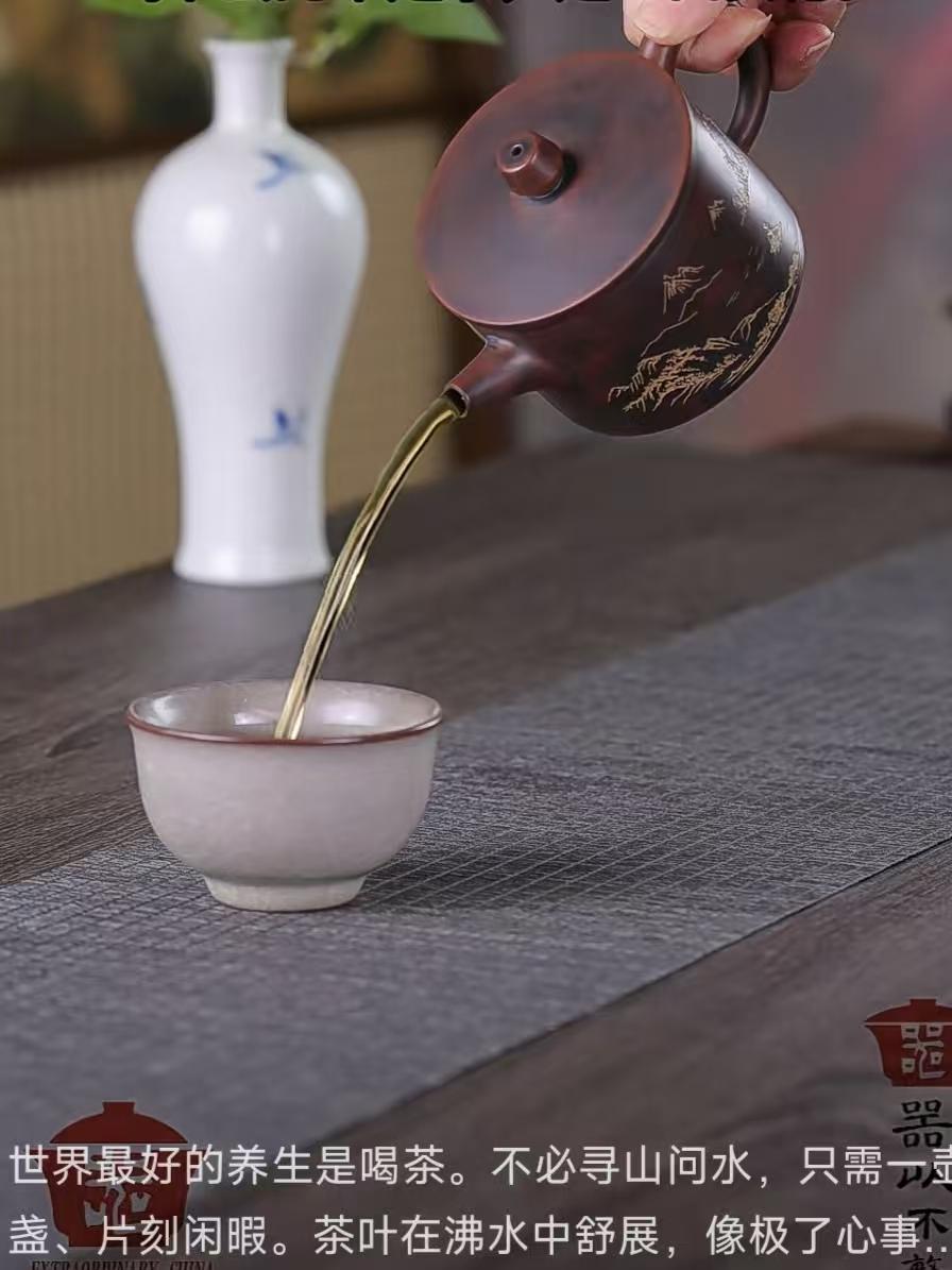 塞鸿秋.茶养生 
闲烹绿茗消尘虑，
一壶一盏清欢聚。
心随嫩叶舒波缕，
光阴慢煮