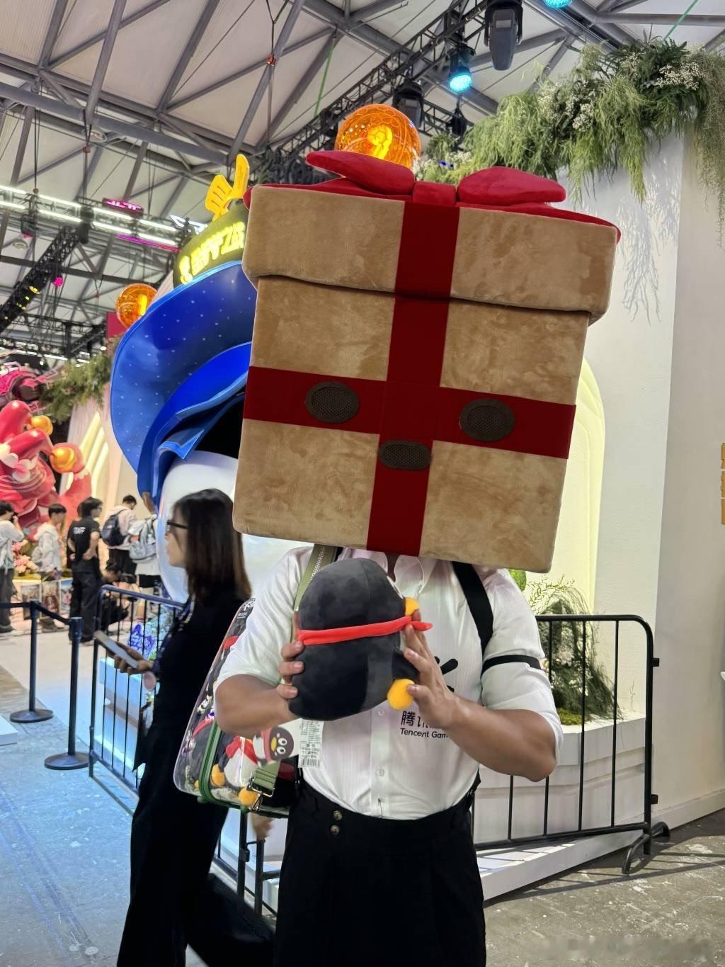 #鹅表示已老实求放过#吉利服都贴出来了，看来用户建议很多 ​​​