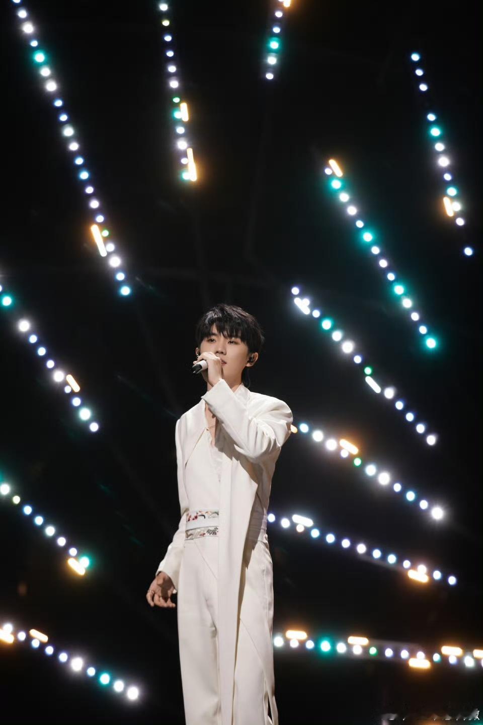 那英还在回味和马嘉祺唱兰亭序声鸣远扬 那英姐还在回味兰亭序合唱！马嘉祺唱功太绝，