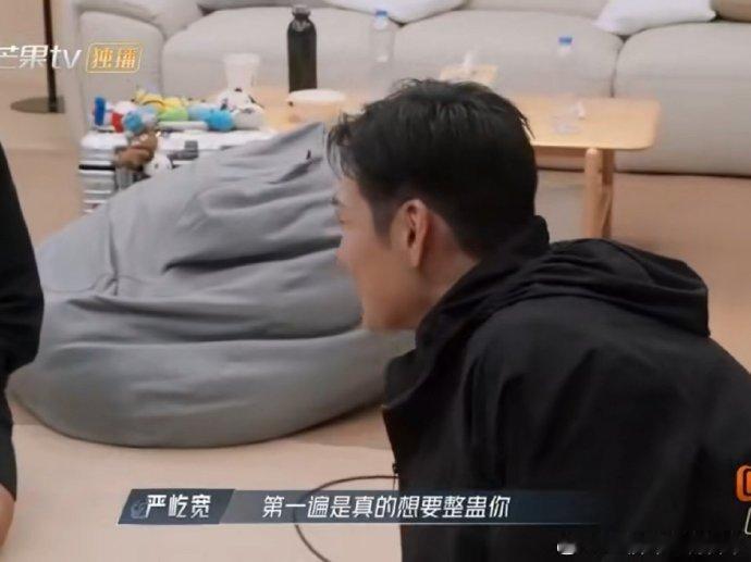 #严屹宽给李克勤反向惊喜##披荆斩棘#李克勤在舞台上披荆斩棘，训练的艰辛更添一丝