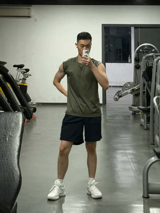 男人的健身日常 左vs右🏋️