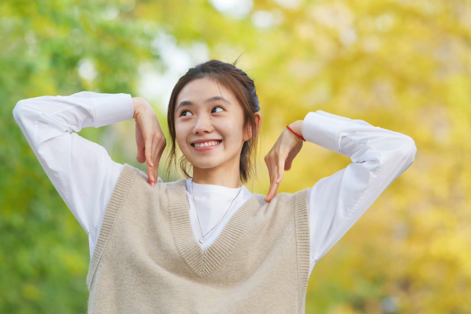 存子新人时期的第一组写真（刘浩存 ​​​
