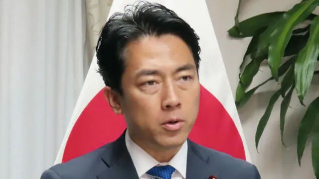 【东风-17亮相，让日本心慌，小泉进次郎火急火燎，拉韩国入局】中方仅用一个画面就
