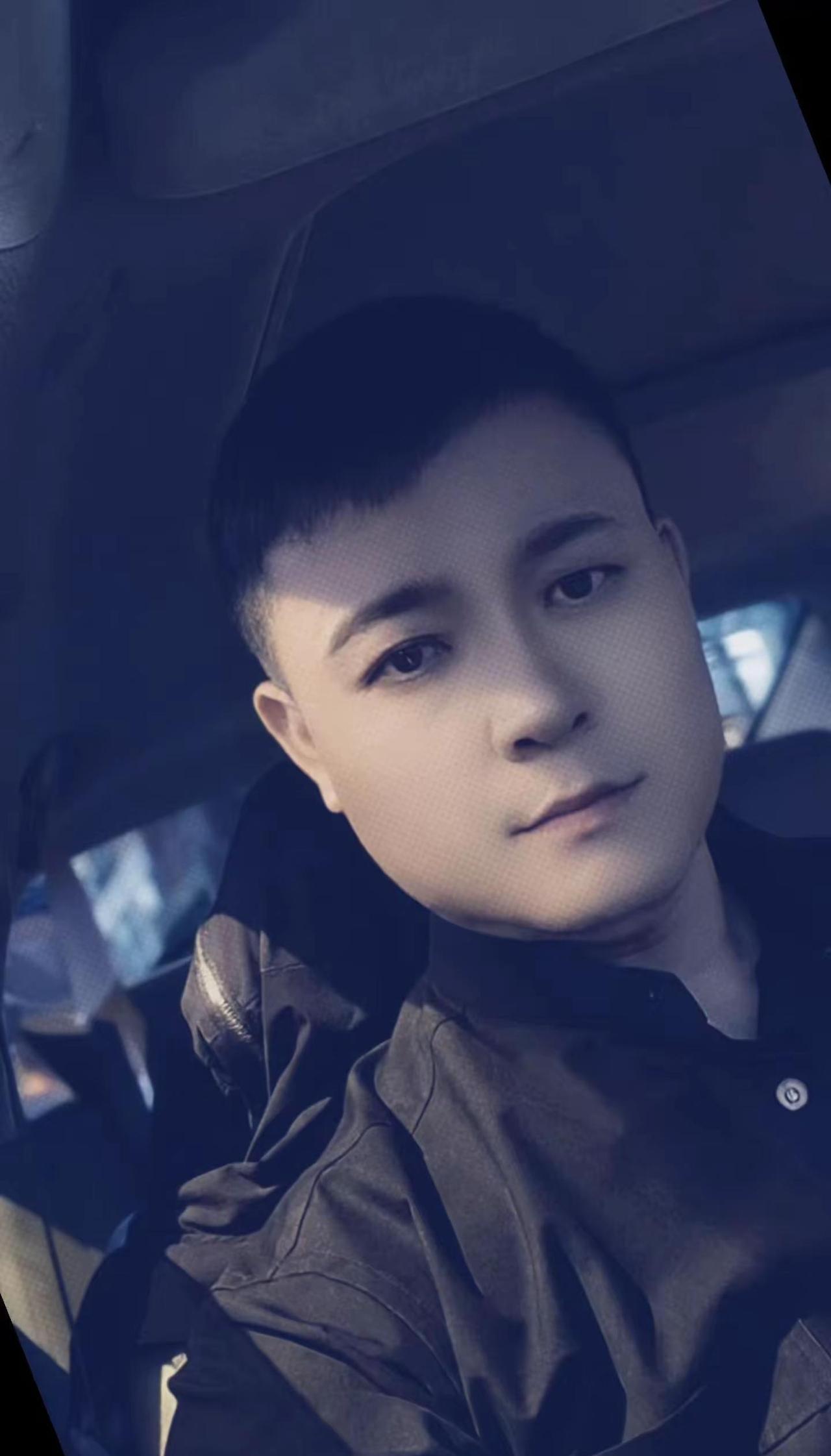 我的图片 随变ai随便玩 不忘初心砥砺前行 太不容易了