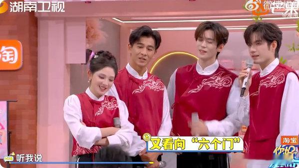 龚俊乔振宇卧底内讧了 龚俊是卧底界的 “显眼包” 吧！别人藏着掖着，他倒好，直接