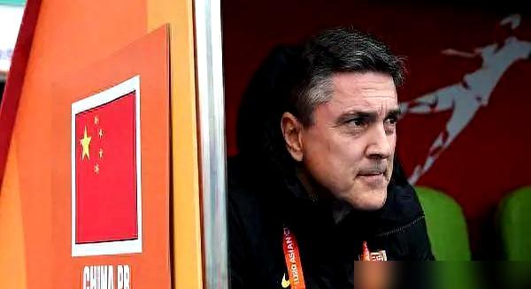 安东尼奥，国足的“西蒙尼”，这教练太硬了，带国足U23整整7年，愣是把一支技术平