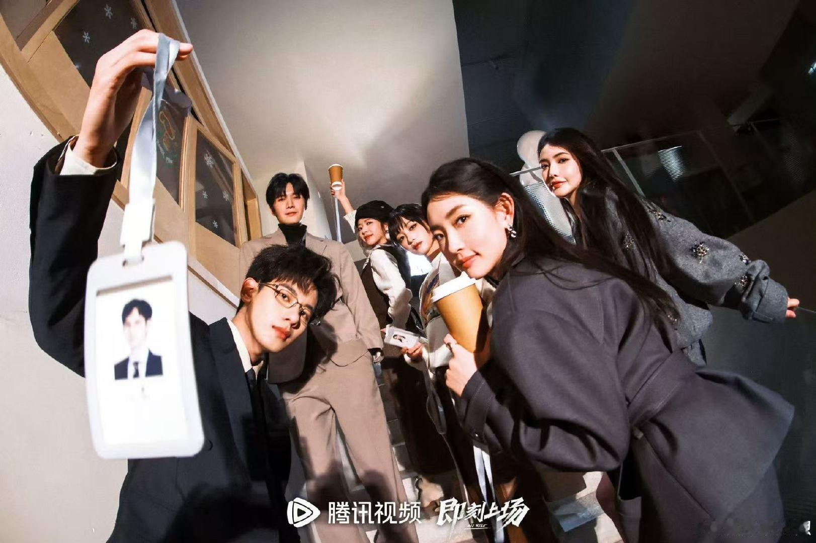 胡先煦晒君安小分队合影胡先煦晒君安小分队合照 胡先煦晒君安小分队合影 