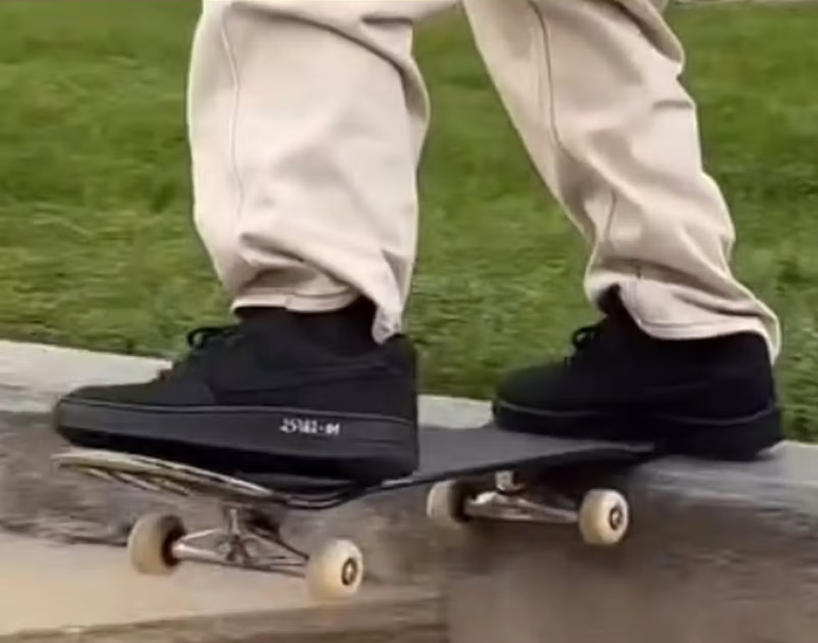 Nike SB x Air Force 1 Low SP “Triple Bla