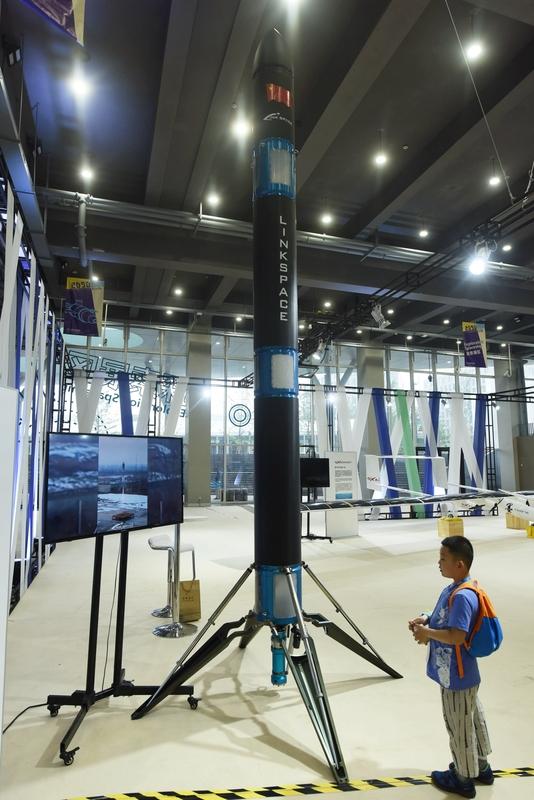 中国航天技术在多个核心领域取得了标志性突破。在可回收火箭发动机方面，中科宇航自主