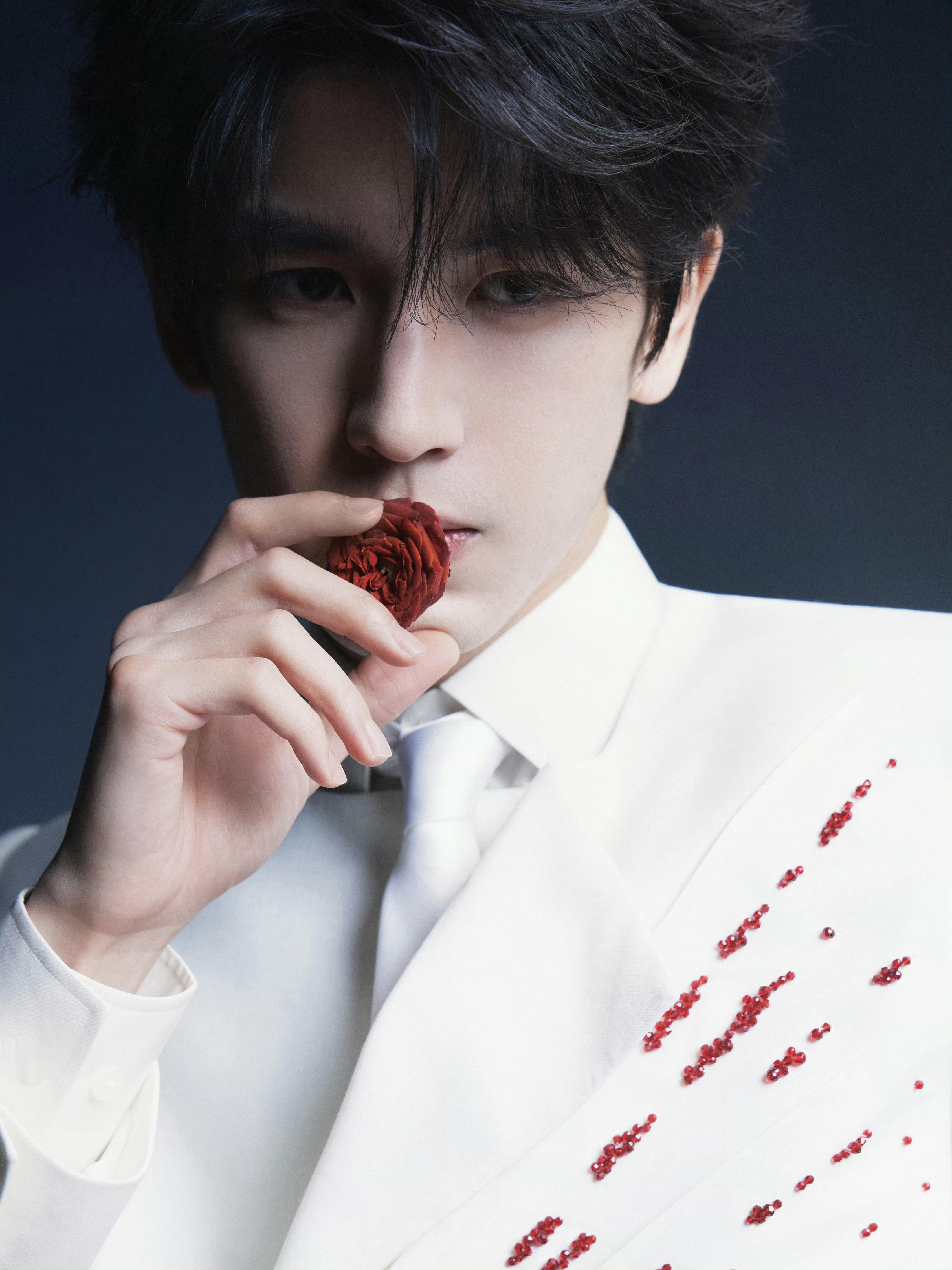张凌赫 × VOGUE时尚之力盛会 今日VOGUE盛典红毯Look揭晓，身穿Ky