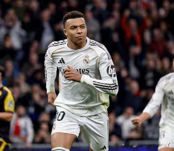 姆巴佩现在真的太难了！皇马本轮踢巴列卡诺，赢得那叫一个费劲。最后靠着超长加时的点