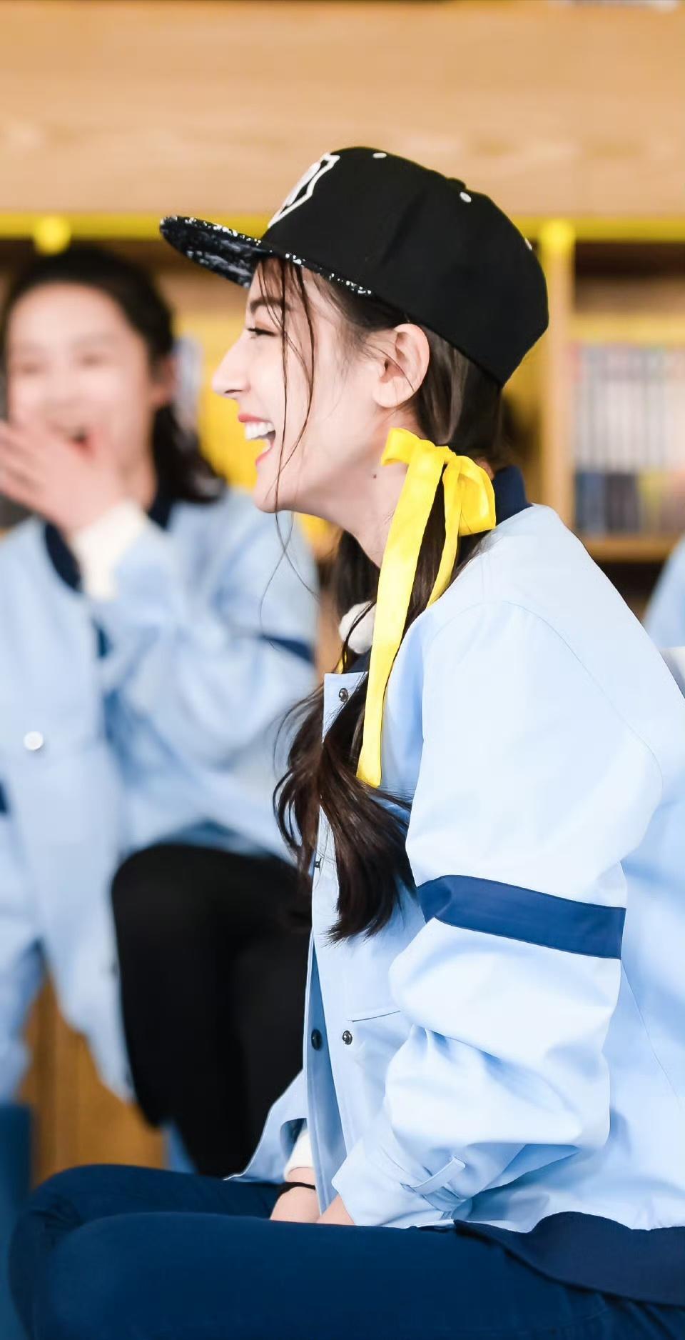 迪丽热巴天生红人命就是天生自带星光，瞩目吸睛迪丽热巴跑男只录了12天