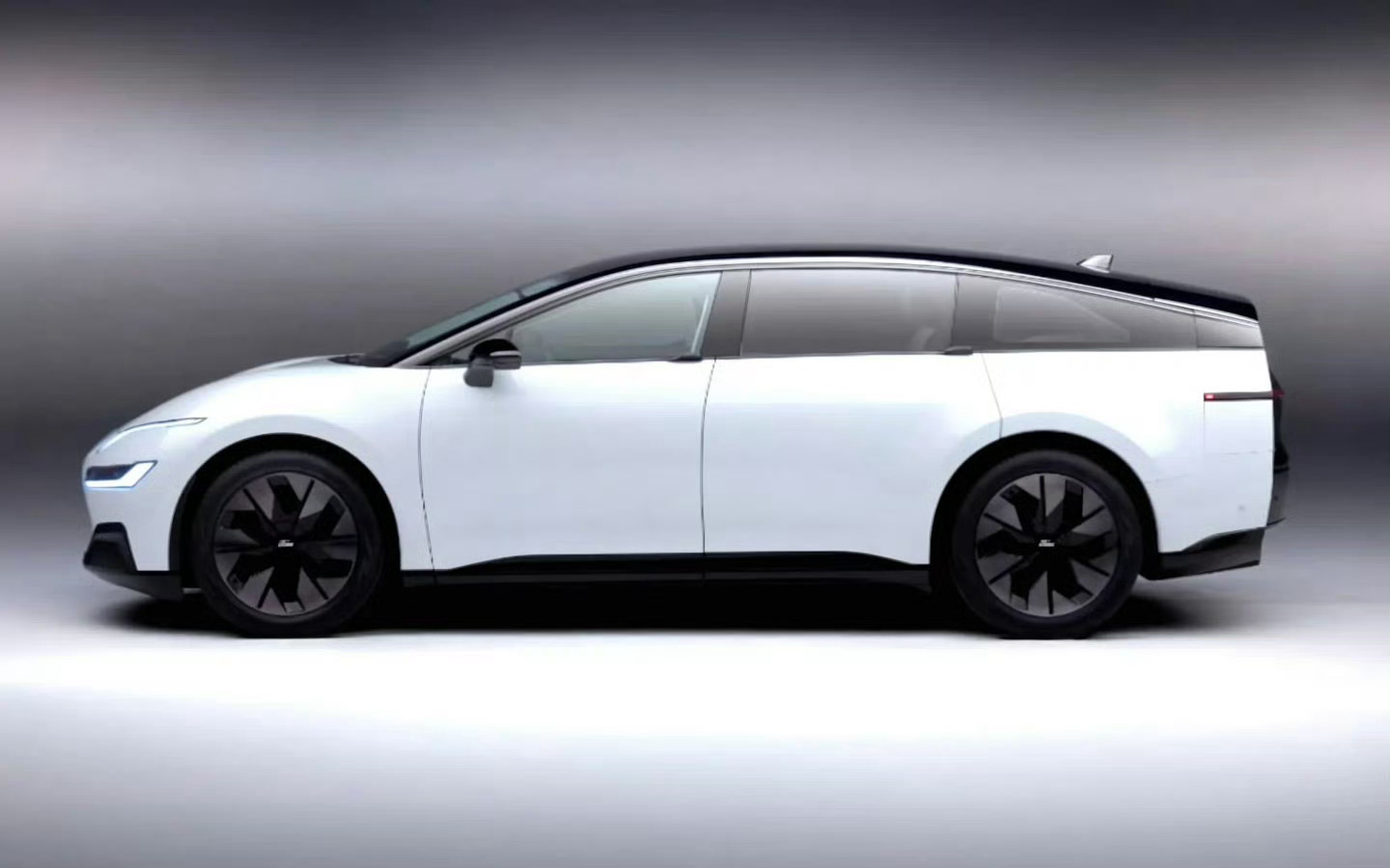 额~你是说，这是福特的新车？我这打眼一看，这不理想i8吗！？