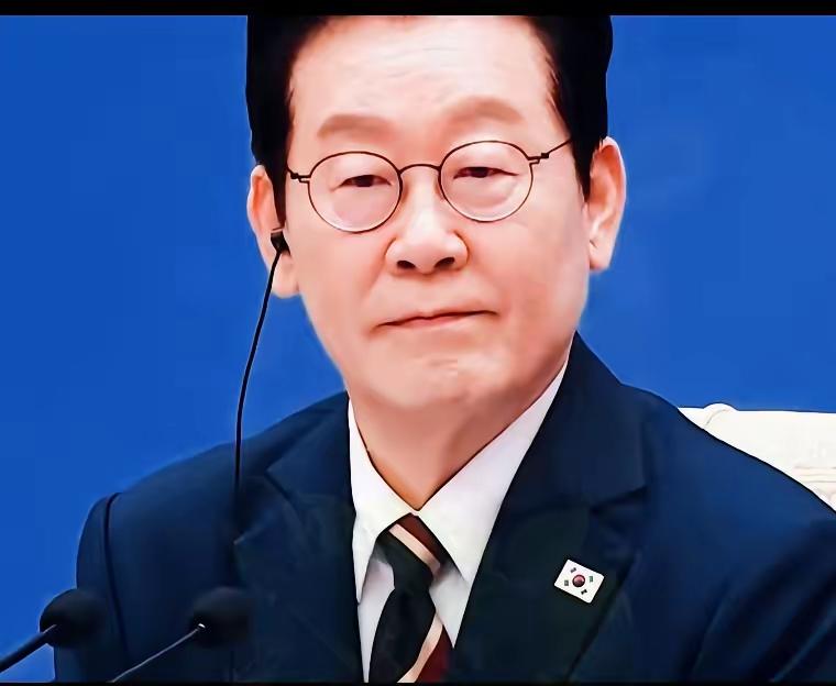 快讯！
李在明回应台海相关提问：等外星人入侵地球时我再猜！李在明面对提问时表示：