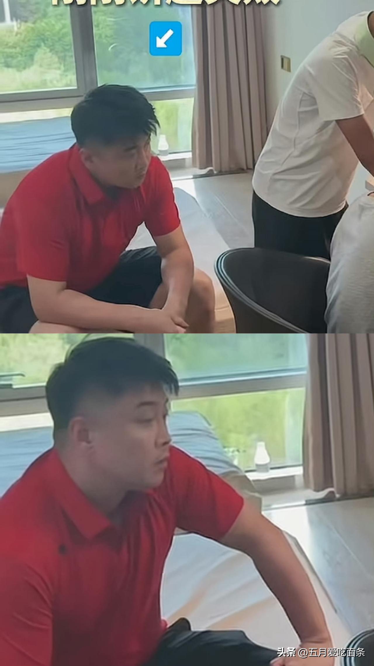 都说王皓上班苦，
上班哪有带娃苦？
看王皓指导海螺学习的样子，
精气神都快没了，
