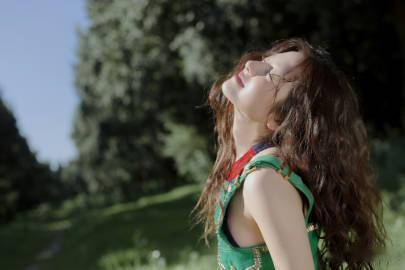 李兰迪森系绿调造型李兰迪森系绿裙生日妆造好灵动这组生日大片质感好棒，李兰迪绿裙造