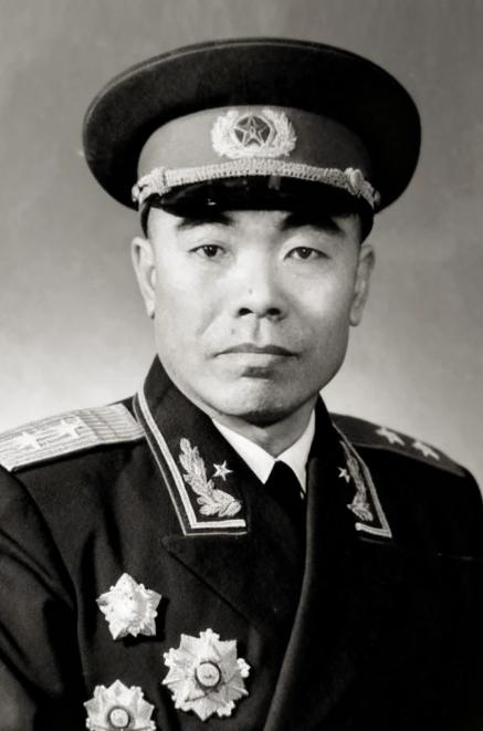 1948年10月17日，长春城里发生了一件让蒋介石暴跳如雷的事——国民党第六十军