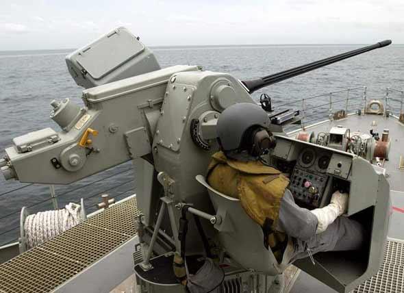 陆海两栖的M242大毒蛇25毫米链式机关炮
M242大毒蛇虽然没能与BMP-1结