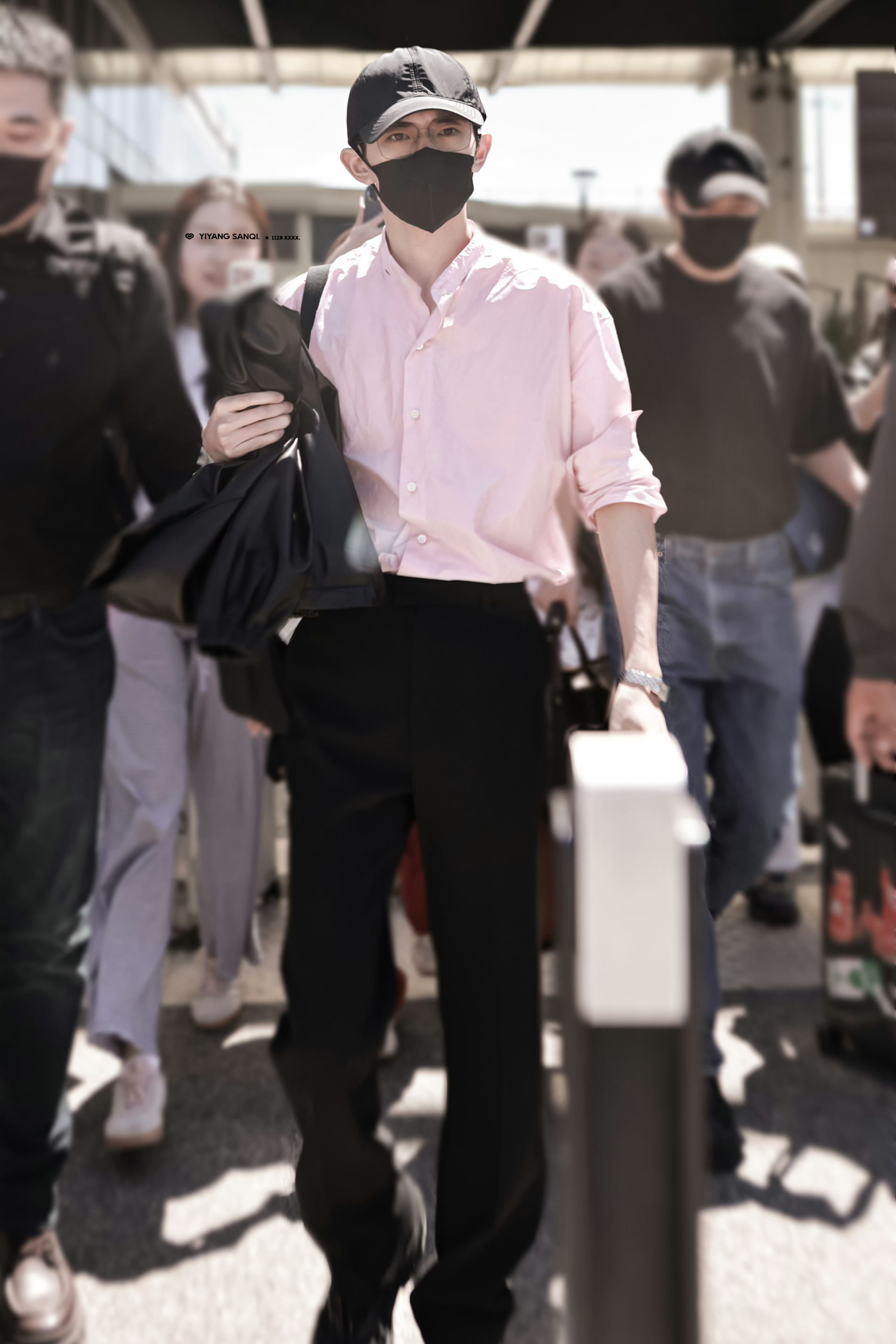 易烊千玺易烊千玺电影惊蛰无声 老爸得知我闯祸后…匆匆赶回国 